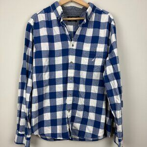 Men's Nautica Classic Fit Button Up shirt, Size XL